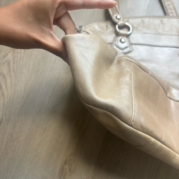 Coach Highlight Signature Poppy Tan Leather Shoulder Bag - Picture 9 of 11